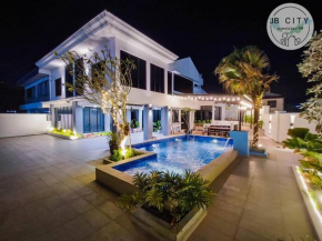 Luxury Town Villa by JBcity Home